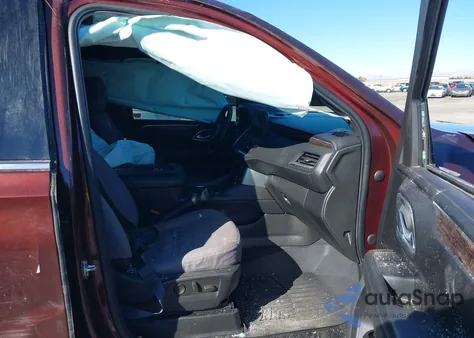 2023 Chevrolet Suburban 4Wd Ls z USA, uszkodzony, nr VIN 1GNSKBKD4PR304184